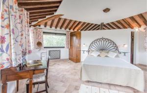 A bed or beds in a room at Torrepiena