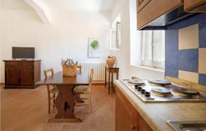 A kitchen or kitchenette at Appartamento Smart 4