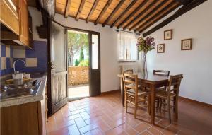 A kitchen or kitchenette at Appartamento Smart 4