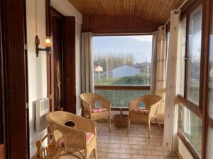 Fotografia z galérie ubytovania Gîte rustique et moderne avec jardin, garage, à 3 km de Moulins. Draps et linge inclus, animaux acceptés. - FR-1-489-428 v destinácii Avermes