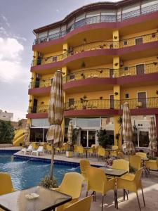 Bazén v ubytování Mariam Hotel nebo v jeho okolí