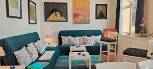 Posedenie v ubytovaní Apartamento con jardín a 11 metros de la playa. B3.