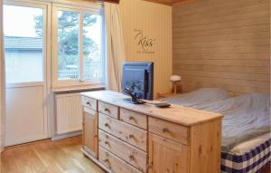 TV a/nebo společenská místnost v ubytování Gorgeous Home In Visby With Sauna