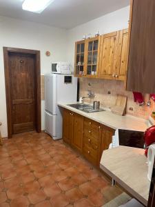 A kitchen or kitchenette at Vidiecky dom AlexSandra - ubytovanie v súkromí
