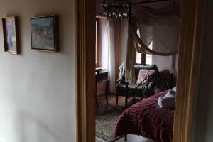 Posteľ alebo postele v izbe v ubytovaní Gorianades Traditional House