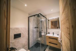Koupelna v ubytování Loft Zodiak -Centre Ville , 5 Chambres+ Vue