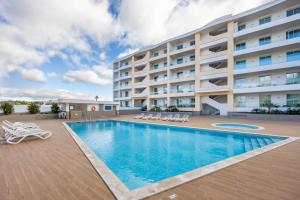Bazén v ubytování Adega Marina Apartments - Pool View nebo v jeho okolí