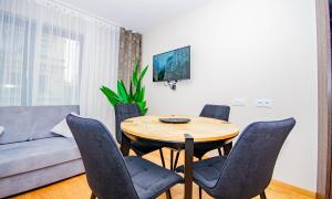 Posedenie v ubytovaní InPoint Spacious Apartments near Main Square & Kazimierz District
