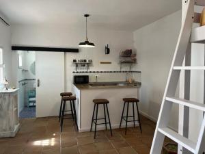 O bucătărie sau chicinetă la CÁDIZ - GANESHA acogedor apartamento en Chiclana de la Frontera, España