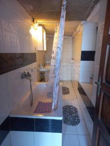 A bathroom at Lamprou V. House Még 29 kép