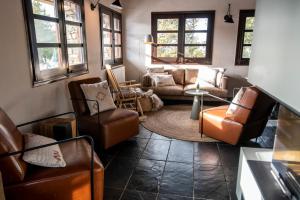 Khu vực ghế ngồi tại Borda Conangle Mountain Lodge