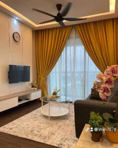 En sittgrupp på Homestay Casa Mewah Suites 3 Bedroom Bandar Baru Bangi