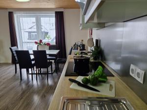 Kuchnia lub aneks kuchenny w obiekcie Apartment St. Pölten