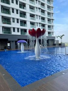 Πισίνα στο ή κοντά στο Homestay Nabiha Suites Vista Bangi UKM