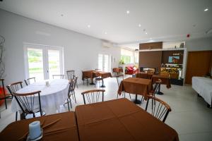 Posezení v ubytování Funileiro, apartamentos e quartos