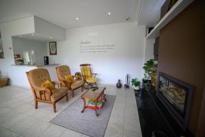 Posezení v ubytování Funileiro, apartamentos e quartos