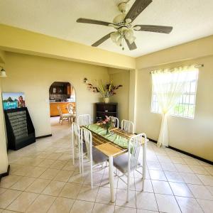 Fotografie z fotogalerie ubytování Venance Grand Yer apt 2 Enjoys Sea Views in Rodney Heights v destinaci Gros Islet