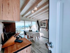 A television and/or entertainment centre at Casa Sabina