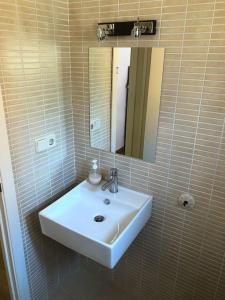 Koupelna v ubytování Mirador de Sant Llorenç · Acogedor apartamento 6p