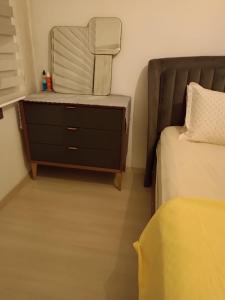 Postel nebo postele na pokoji v ubytování Erdalın evii