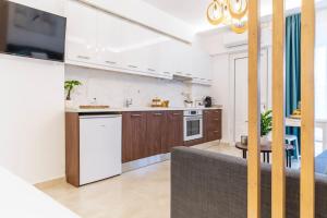 A kitchen or kitchenette at Sofilins Luxury Suite
