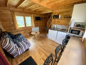 Kuchyň nebo kuchyňský kout v ubytování Chalet des coteaux