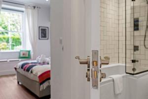 Fotografie z fotogalerie ubytování Cheerful Stays - Westend Cottage v destinaci Edinburgh