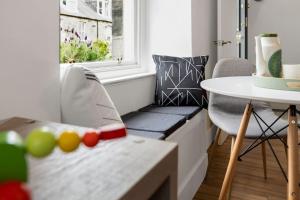 Fotografie z fotogalerie ubytování Cheerful Stays - Westend Cottage v destinaci Edinburgh