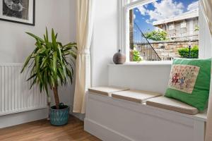 Fotografie z fotogalerie ubytování Cheerful Stays - Westend Cottage v destinaci Edinburgh
