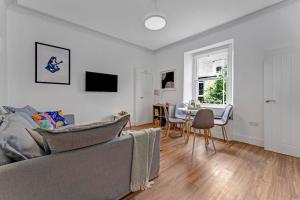 Fotografie z fotogalerie ubytování Cheerful Stays - Westend Cottage v destinaci Edinburgh