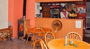 Lounge nebo bar v ubytování Penzion Lipůvka + 37 fotografií