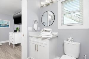 Koupelna v ubytování Blue Hideaway 2888 home + 26 fotografií