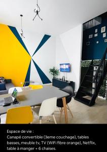 Posedenie v ubytovaní LE BERLIER 60m2 + COUR PRIVÉE - CENTRE HISTORIQUE
