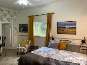 Katil atau katil-katil dalam bilik di Battle Creek Ranch, Wells Gray Park