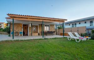 Здание виллы +23 фотографии