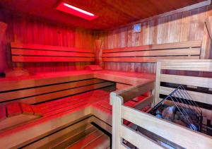 Fotografie z fotogalerie ubytování FeWo Goldstück mit privatem SPA und Whirlpool v destinaci Grafenau
