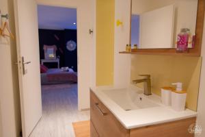 Ванная комната в Suite Le Cocoon & Spa BY NANCYINTIMELOUNGE