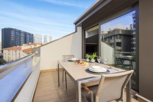 Tzl Suites Hotel Nişantaşı的阳台或露台