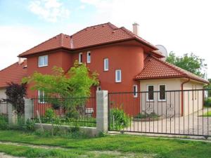 The building in which the holiday home is located