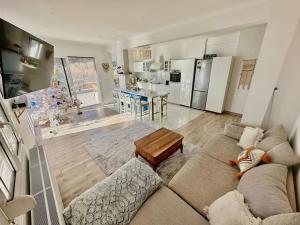 A kitchen or kitchenette at BEST VIEW at the Best Location