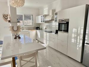 A kitchen or kitchenette at BEST VIEW at the Best Location