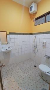 Yokima Beach Hotel 욕실