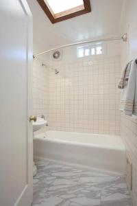 Afbeelding uit fotogalerij van Perfect House 12 mins to Berkeley in Richmond