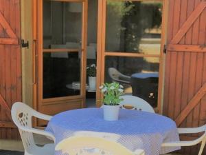 Zdjęcie z galerii obiektu Preciosa casa con jardín y piscina w mieście Bourg-Madame