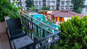 Bazén v ubytování LEMAS SUITE HOTEL nebo v jeho okolí