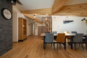 Posedenie v ubytovaní Les 3 Sophies - Magnifique chalet pour 1 à 8 personnes proche des remontées mécaniques des prodains