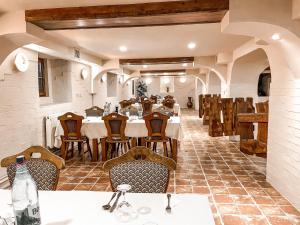Un restaurant sau alt loc unde se poate mânca la Hotel Apollo Central
