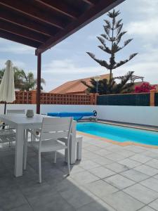 Basen w obiekcie Fabulous Villa Mabel lub w pobliżu
