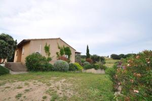Ogród w obiekcie LES APPARTS DU VALINCO - VILLA 77 - CORSE 2A -ANCV