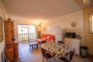 Zdjęcie z galerii obiektu Nice 45m with terrace in Fréjus w Fréjus +4 zdjęcia